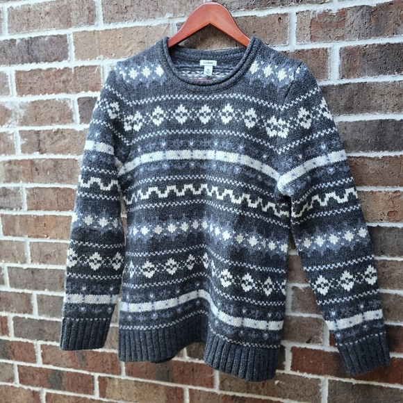 L.L. Bean Lambs Wool Charcoal and Cream Patterned Crewneck Sweater - Picture 3 of 9
